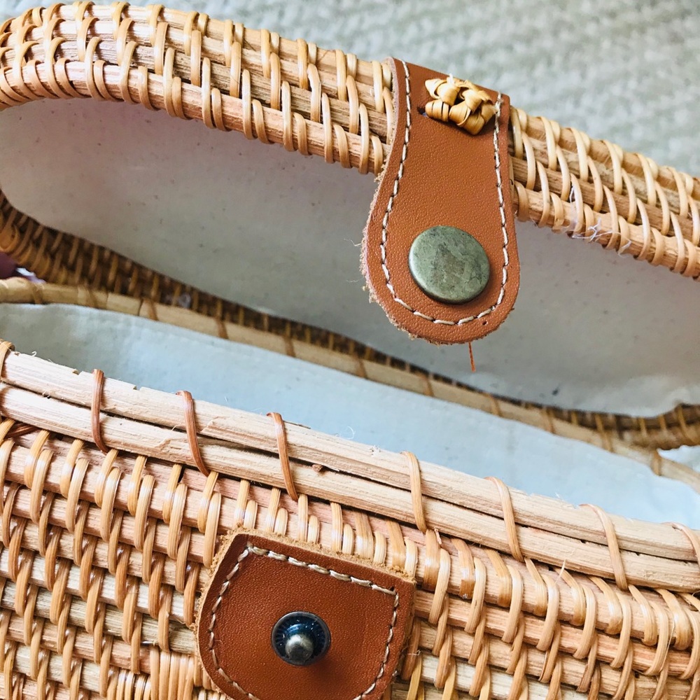 Woven Raffia Crossbody Camera Bag - Picture 11 of 11